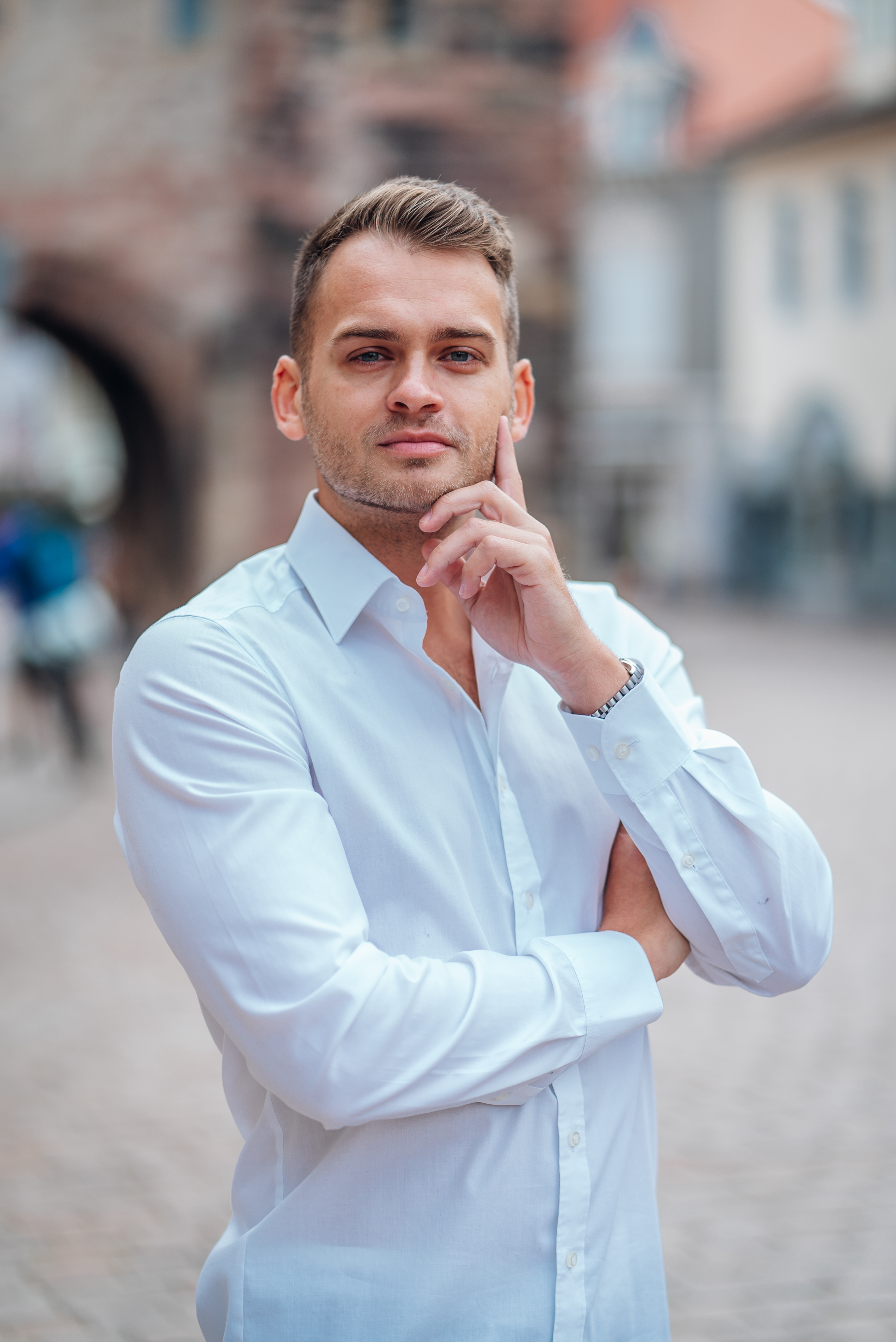 Timo Hoecker - B2B Vertriebsexperte